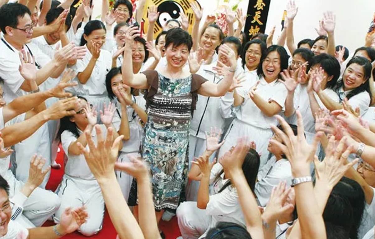 洪師母傳承 愛與和平永在人間 | 台北內科週報