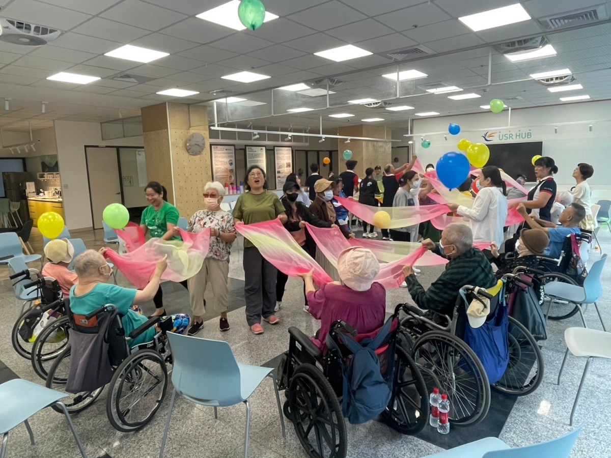 輪椅族出門動一動　施受都受惠