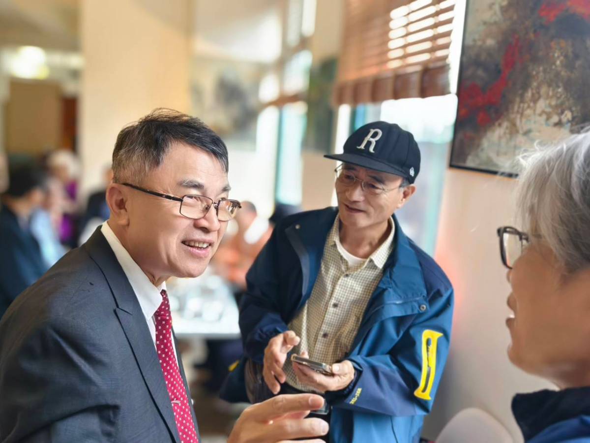 人脈勝錢脈　簡文燦創業獲祝福