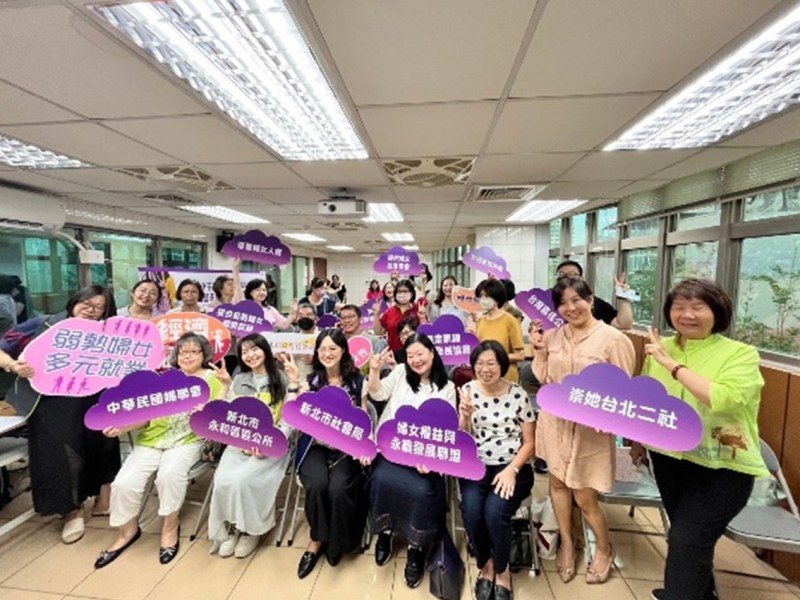 經濟賦權　婦盟辦成果展與義賣