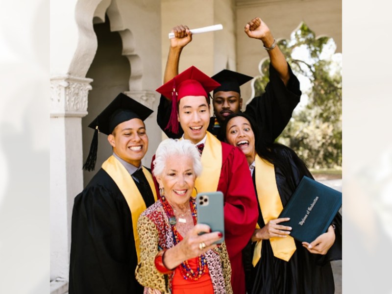 和年輕人一起找出路