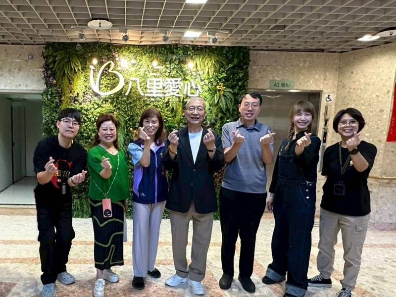 椅子瑜珈　傳達圓緣會的愛心