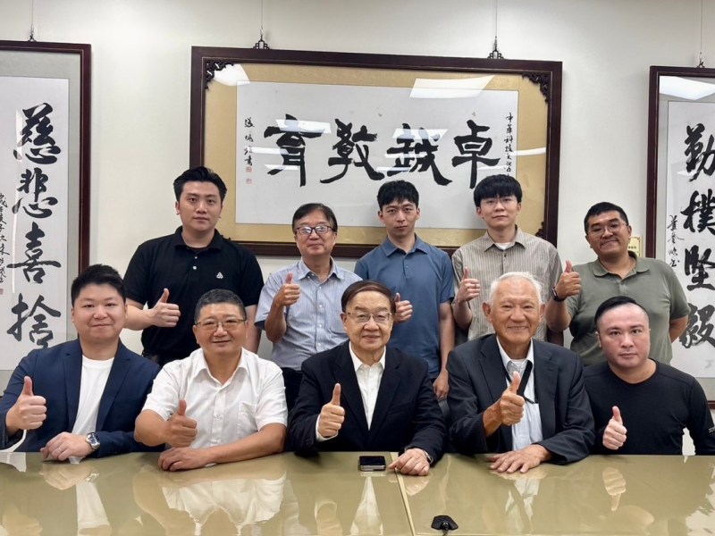 王建彬促成　無人機產學研交流